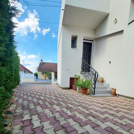 Appartement Meuble Avec Deux Chambres 穆兰 外观 照片