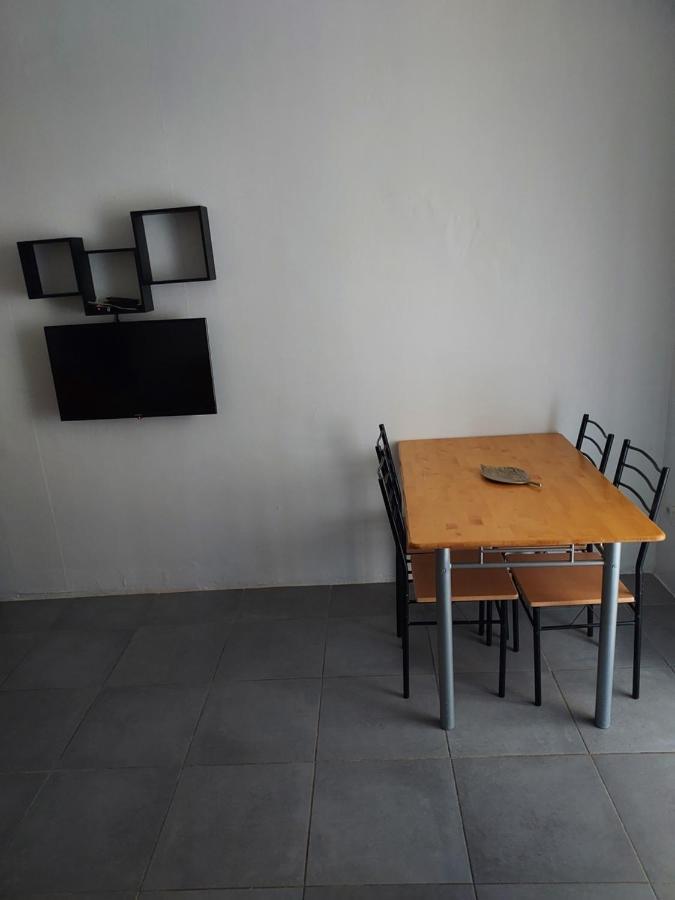 Appartement Meuble Avec Deux Chambres 穆兰 外观 照片