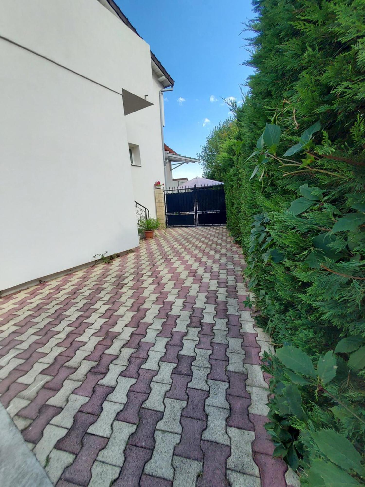 Appartement Meuble Avec Deux Chambres 穆兰 外观 照片